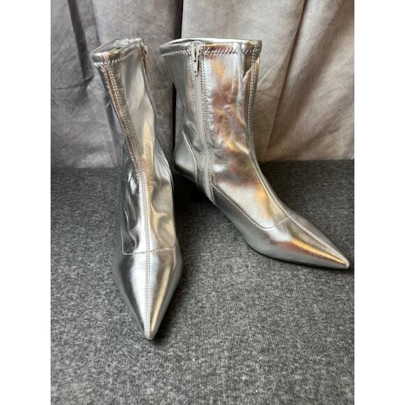 Abound Erinn Pointed Toe Heel Boots Women's Silver Metallic Size US 9M - Picture 5 of 9